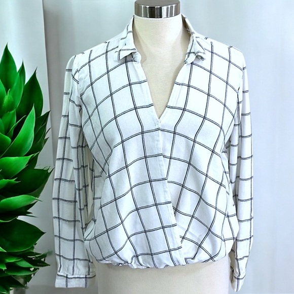 GAP Women White Windowpane Plaid Wrap-Front Shirt - Picture 13 of 16